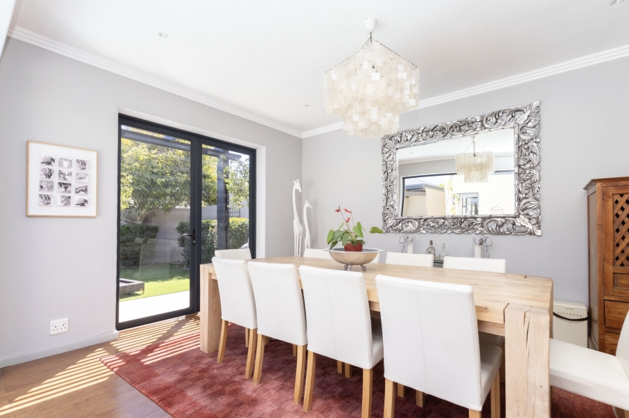 To Let 4 Bedroom Property for Rent in Big Bay Western Cape